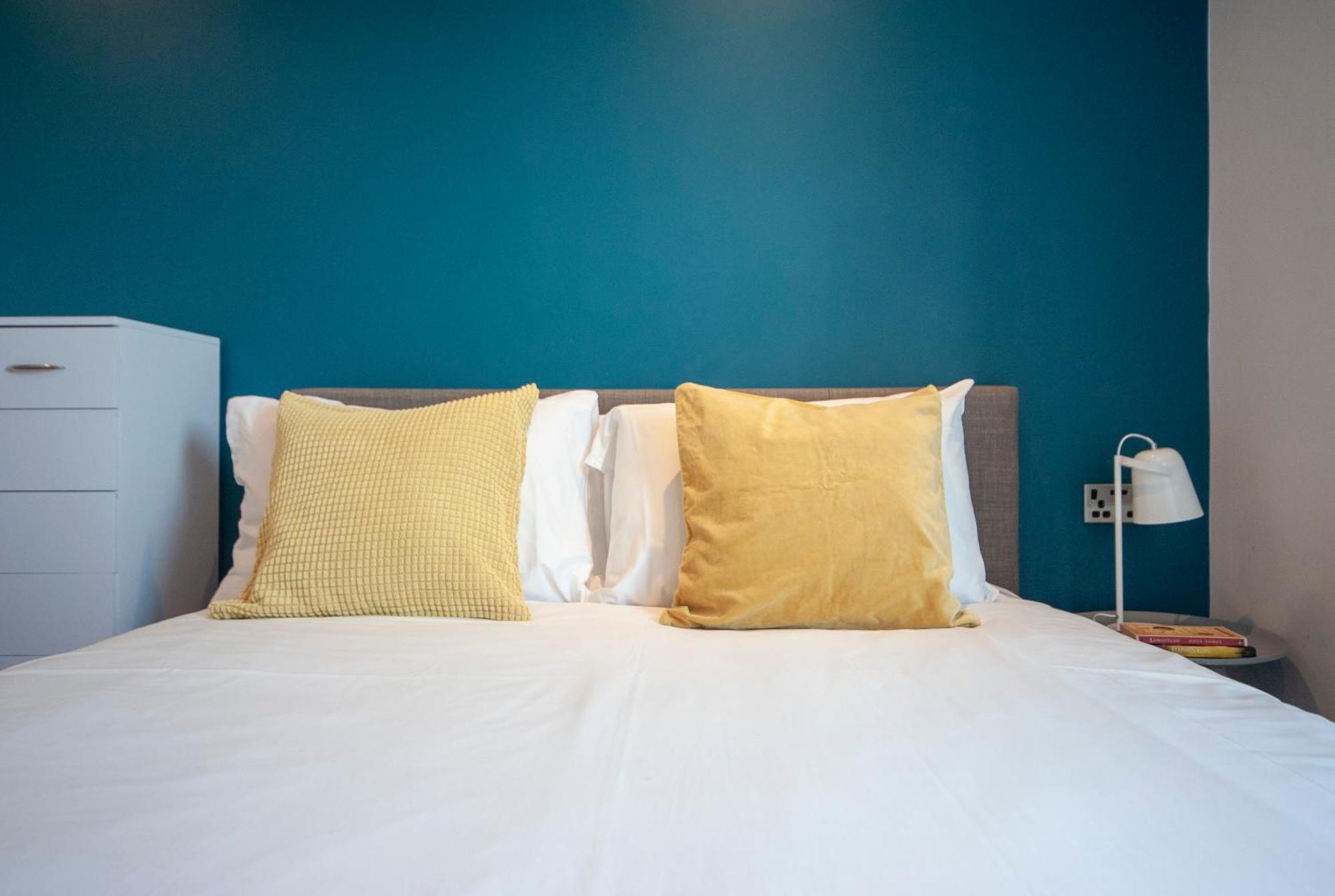 Top Floor Apt - 2 Bed/2 Bath + Private Balcony Лондон Экстерьер фото