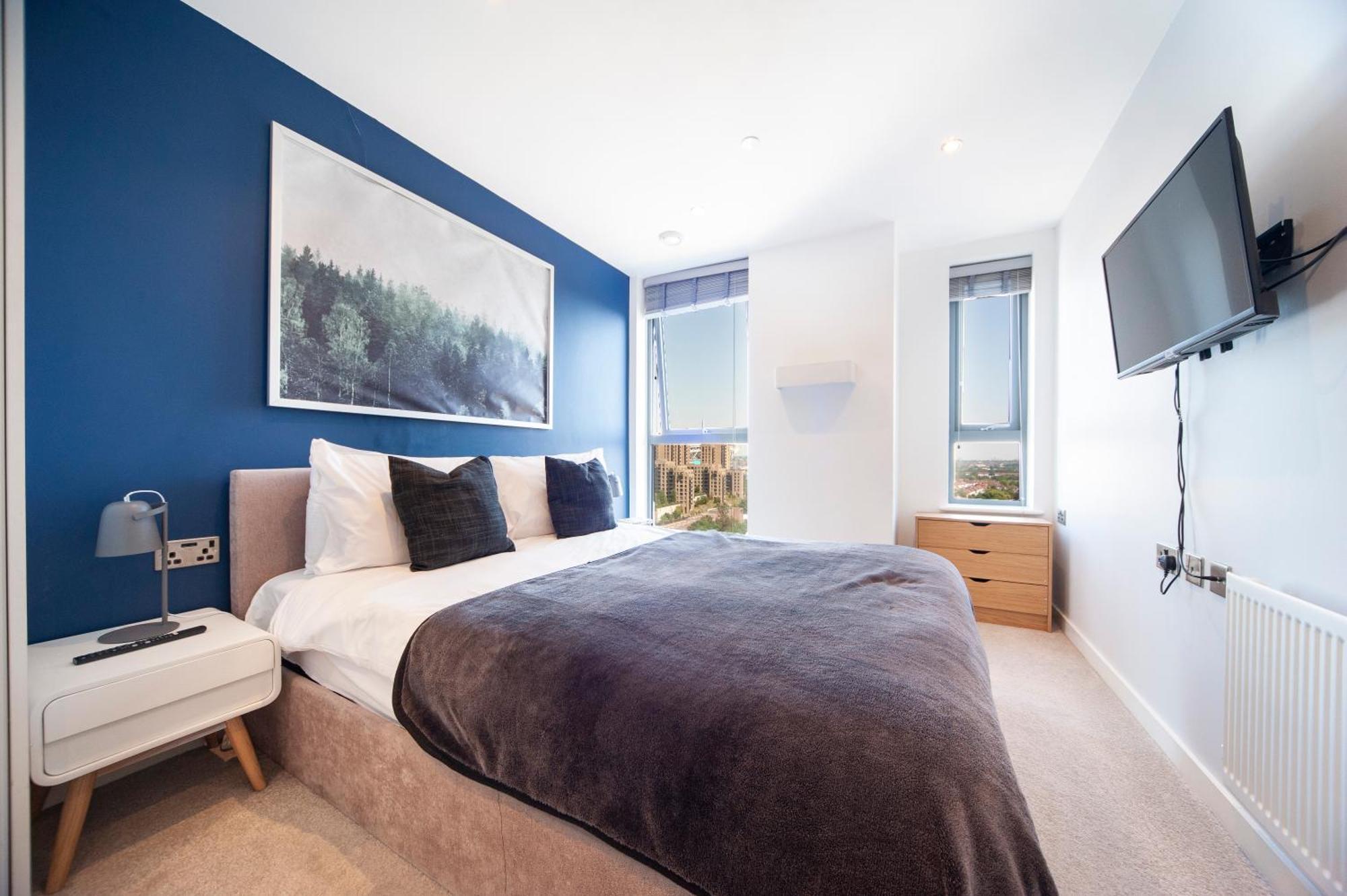 Top Floor Apt - 2 Bed/2 Bath + Private Balcony Лондон Экстерьер фото